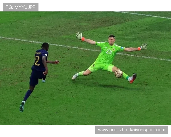 永恒的瞬间：定格在记忆中的足球画面