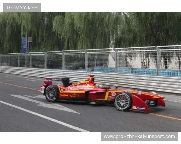 F1模拟赛车冠军挑战真车成功引国际车队关注